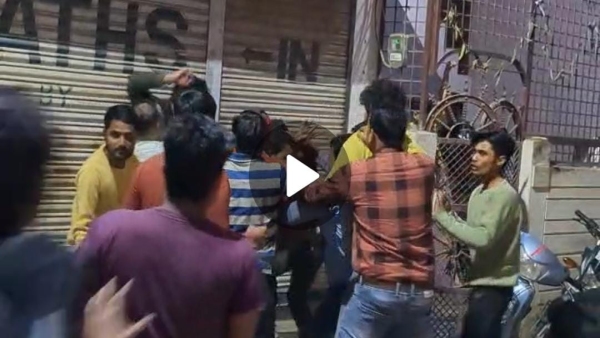 Incident student and father for protesting against teasing outside Inderganj Coaching Centre, VIDEO viral