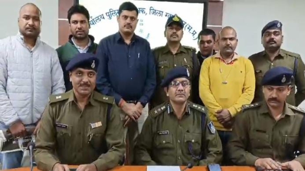 Post office employee turned out to be the mastermind robber, Hazira police station made revelation Post office employee turned out to be the mastermind robber, Hazira police station made revelation