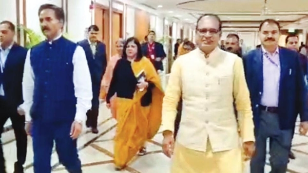 Farewell to CS Iqbal Singh Bains welcomed new boss of IAS officers CM Shivraj and Veera Rana present Farewell to CS Iqbal Singh Bains welcomed new boss of IAS officers CM Shivraj and Veera Rana present