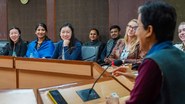 पेंसिल्वेनिया यूनिवर्सिटी के छात्रों से आतिशी ने की मुलाकात