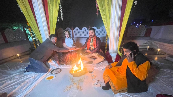 French couple got married as per Hindu customs in agra 