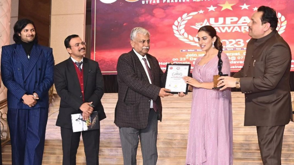 This year was very special for actress Akshara Singh, honored with another award Bihar news in hindi This year was very special for actress Akshara Singh, honored with another award Bihar news in hindi