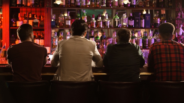 Uttar Pradesh liquor shops open 