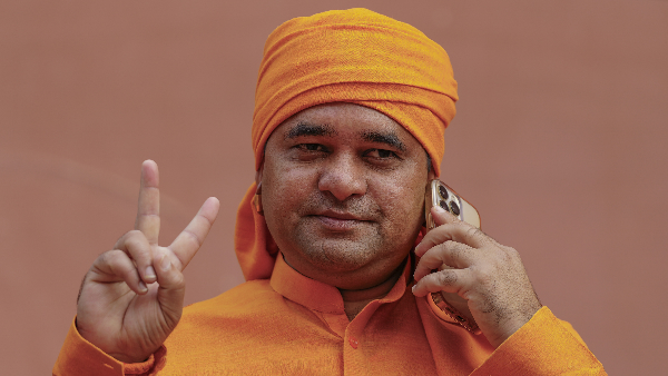 बाबा बालक नाथ होंगे राजस्थान का सीएम? JP नड्डा से की मुलाकात बाबा बालक नाथ होंगे राजस्थान का सीएम? JP नड्डा से की मुलाकात