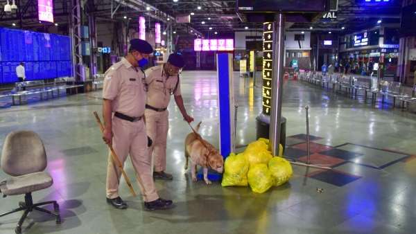 Bomb Threat to Mumbai 11 places 