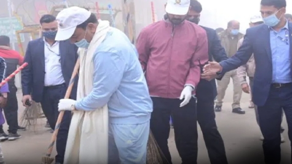 Deputy CM Keshav in Ayodhya Cleanliness campaign