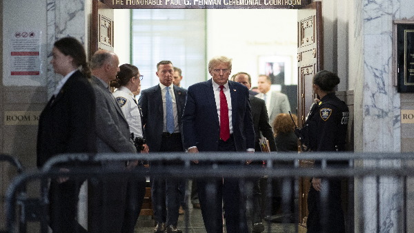 Donald Trump banned from white house race Donald Trump banned from white house race