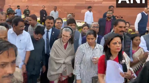 Mahua Moitra: Lok Sabha repeated 2005 again