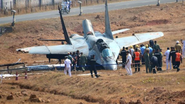 MiG-29K Tyre burst MiG-29K Tyre burst