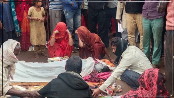 everyone-is-shocked-to-hear-the-painful-story-of-mother-and-son-in-mirzapur-up