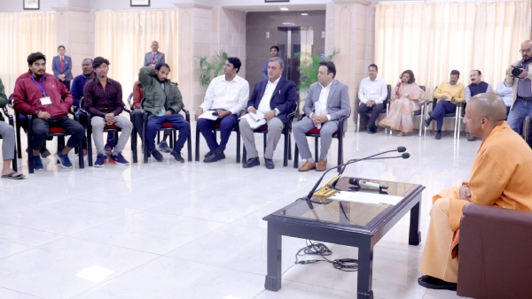 योगी आदित्यनाथ 