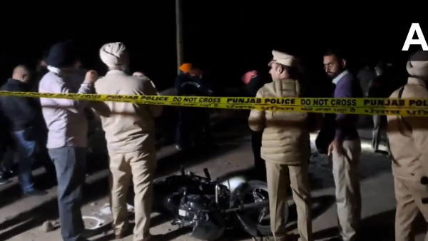 Punjab News: कुख्यात बदमाश मुठभेड़ में ढेर, ASI घायल Punjab News: कुख्यात बदमाश मुठभेड़ में ढेर, ASI घायल