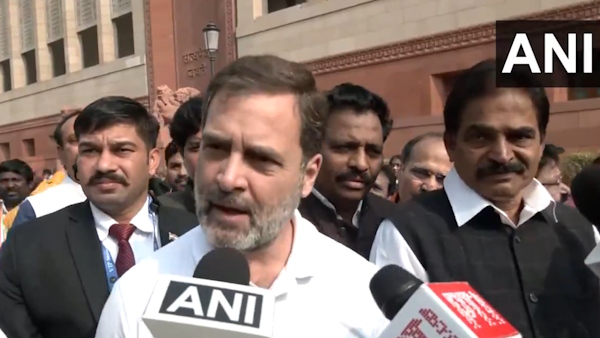 Rahul Gandhi says Pandit Nehru gave his life for India Amit Shah is unaware of history