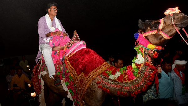 Rajendra Rathore On Camle Rajendra Rathore On Camle