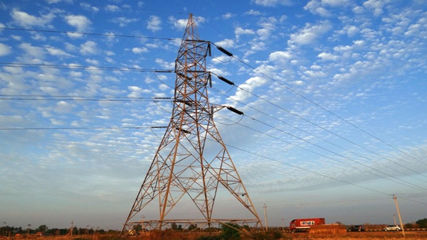 Tikamgarh-News-11KV-electricity-line-broken