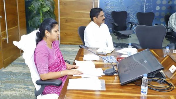 Viddalai Rajni over Aarogyasri cards
