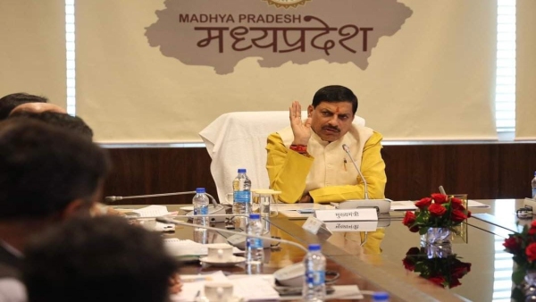 Mohan Yadav discussed directly with DM, CS and SP, officers forgot Vande Mataram in rush of meeting