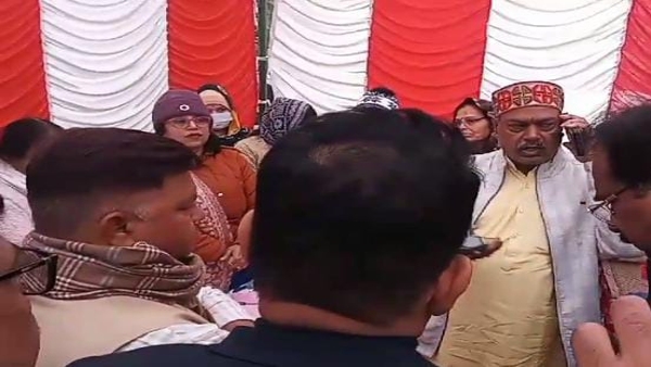 Gwalior Minister Narayan Singh Kushwaha got angry after not seeing banner in camp, called collector