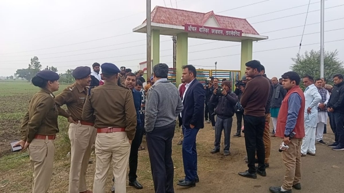 Police found 10 out of 26 girls missing from Parvaliyas hostel, Collector Kaushalendra Vikram Singh Police found 10 out of 26 girls missing from Parvaliyas hostel, Collector Kaushalendra Vikram Singh