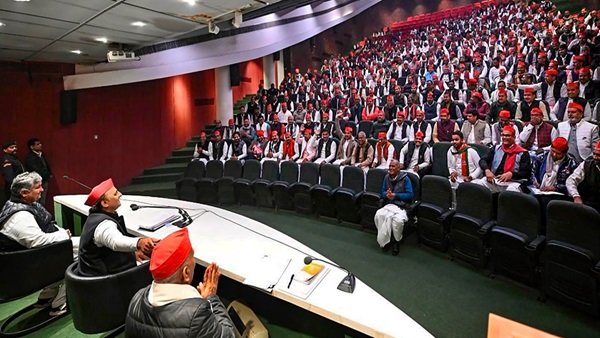 akhilesh yadav