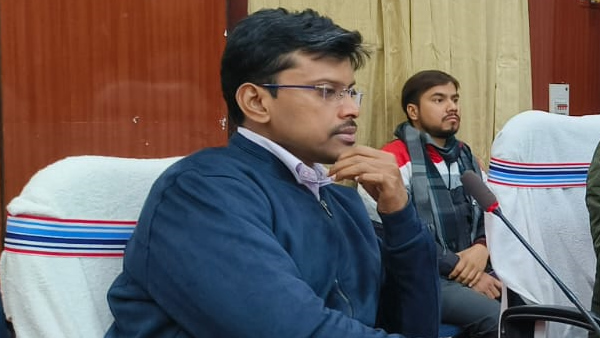 Gaya News: team formed to investigate viral video of school principal recovering money from students Gaya News: team formed to investigate viral video of school principal recovering money from students