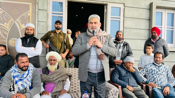 कांग्रेस-BJP छोड़ AAP में शामिल हुए गुज्जर समुदाय के लोग