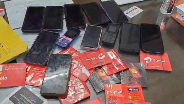 in-jodhpur-rajasthan-the-police-raided-a-fake-call-center-and-took-9-girls-into-custody-who-used