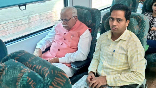 हरियाणा: CM मनोहर लाल की सादगी, शताब्दी से पहुंचे दिल्ली