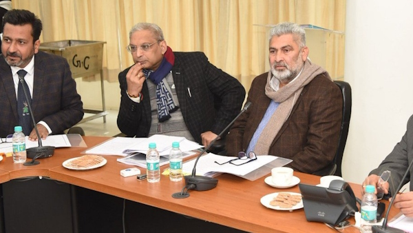 वन क्षेत्र में खनन पर सख्ती से नियंत्रण करने के निर्देश