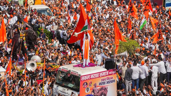  Maratha quota protest leader Manoj Jarange Ultimatum To maharashtra govt Decide By 11 Am Tomorrow