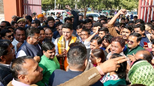 why-did-sachin-pilot-say-in-gehlot-style-in-udaipur-main-thasu-door-koni