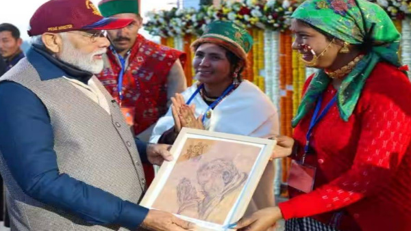 Uttarakhand news Harshil daughter presented Taknor painting to PM Modi, know why special, connection ram too