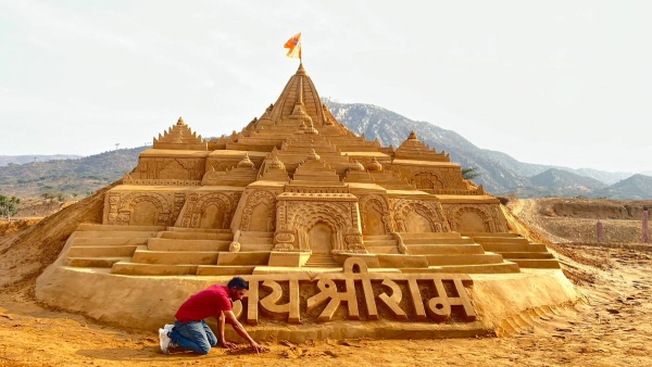 in-pushkar-rajasthan-sand-artist-created-the-artwork-of-ram-temple-with-sand-in-one-month