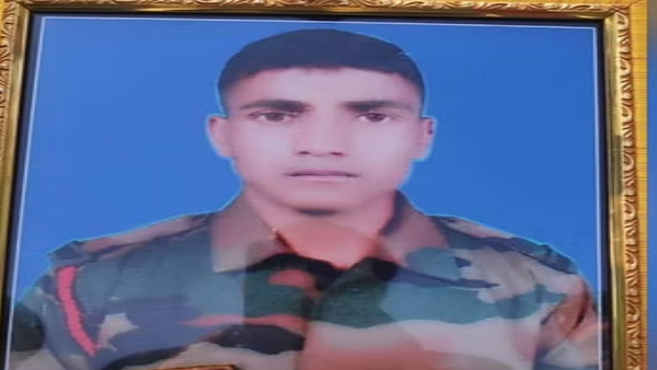 Rifleman Shailendra Singh martyred on duty Uttarkashi India-China border only in house, father died two months ago.