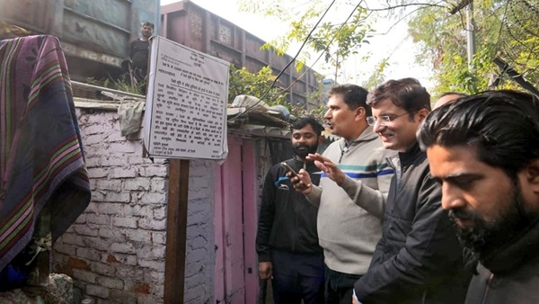  Saurabh Bhardwaj 