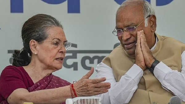 Sonia Gandhi and Mallikarjun Kharge