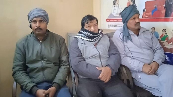 Patwari Pankaj Khalko caught red handed by Lokayukta while taking bribe for land transfer Patwari Pankaj Khalko caught red handed by Lokayukta while taking bribe for land transfer