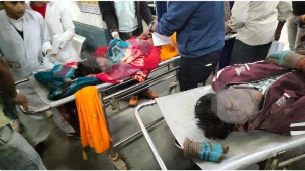 Accident of the family going to celebrate birthday at Sadu Bhai place near Khatri Dhaba in Deori police station area. Accident of the family going to celebrate birthday at Sadu Bhai place near Khatri Dhaba in Deori police station area.