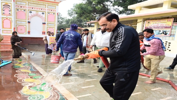 Celebration in Jammu and Kashmir too, cleanliness from Ram temple in Panna, BJP MP Vd Sharma