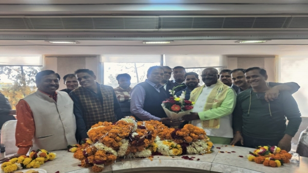 Madhya Pradeshs first Rajak Kalyan Board Chairman Mahesh Dhalia assumes charge