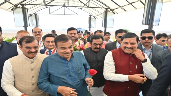Union Minister Nitin Gadkari gifts development works worth Rs 2,327 crore in Jabalpur Union Minister Nitin Gadkari gifts development works worth Rs 2,327 crore in Jabalpur