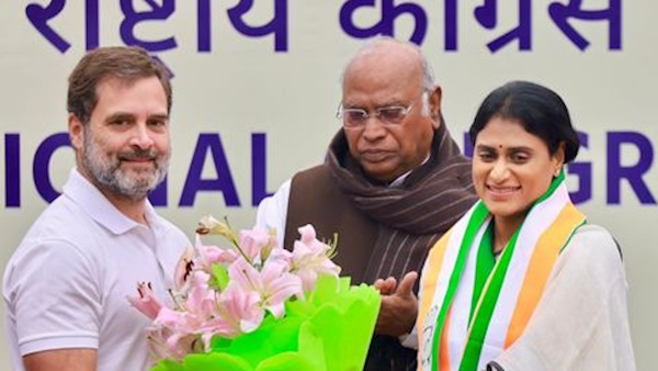 Enthusiasm in Congress due to entry of YS Sharmila, earthquake in Andhra politics