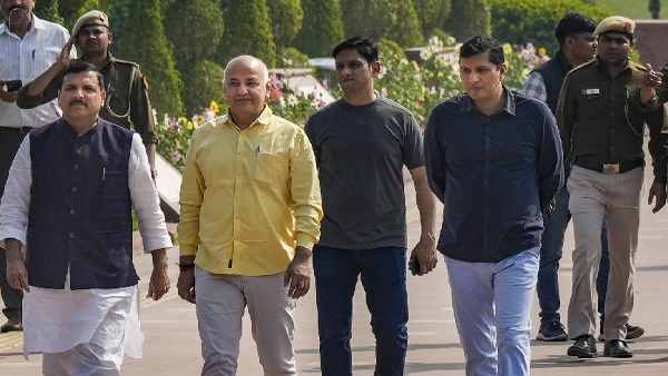 AAP Leader Sanjay Singh and Manish Sisodia 