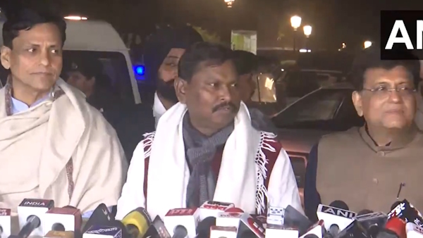 केंद्रीय कृषि मंत्री अर्जुन मुंडा केंद्रीय कृषि मंत्री अर्जुन मुंडा