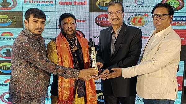  bollywood news: Sanjay Bhatt receives Dadasaheb Phalke Indian Television Award