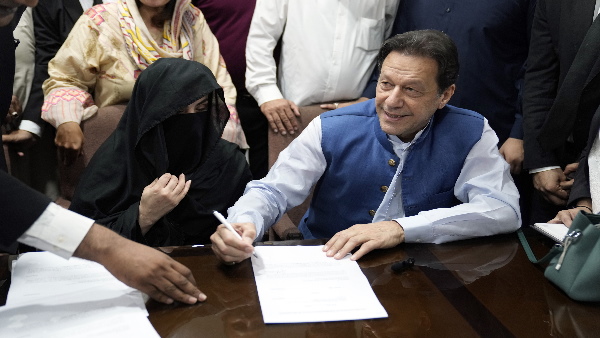 Imran khan Bushra bibi marriage