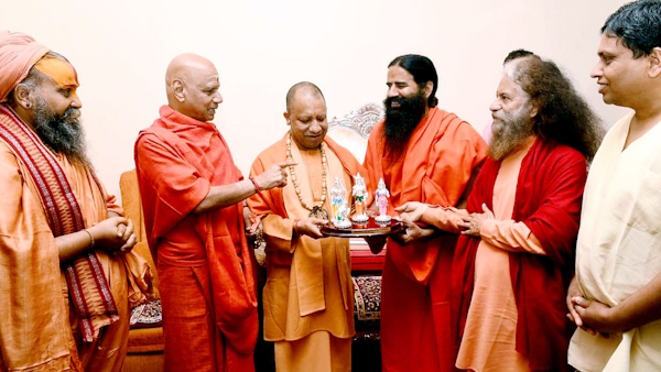 हम छत्रपति शिवाजी से जुड़े हैं, मुगलों से नहीं: CM योगी