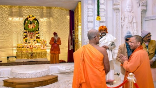 cm yogi in ram mandir 