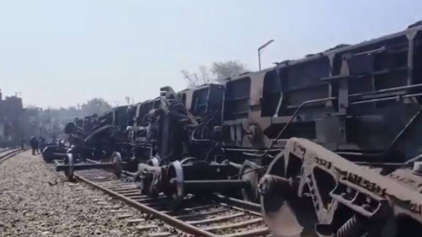 8 Wagons Of Goods Train in Delhi