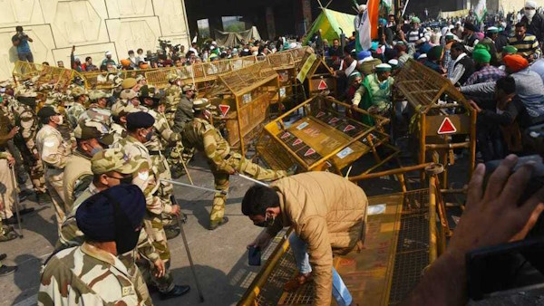 नोएडा ट्रैफिक पुलिस ने जारी की एडवाइजरी 